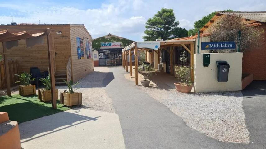Hotel Chez Boby ! Canet-en-Roussillon Exterior foto